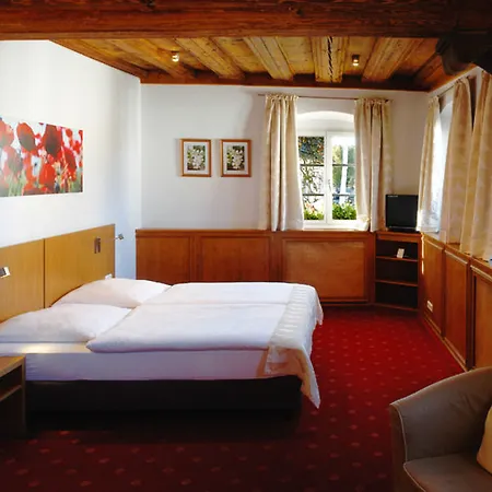 Landgasthof Und Weisser Lowe فندق 3*
