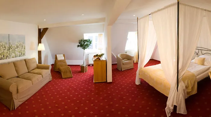 Отель Landgasthof Und Weisser Lowe 3*